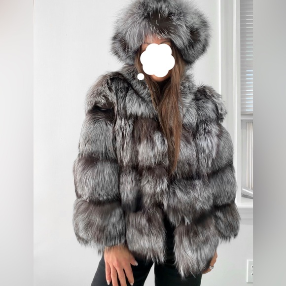 Luxurious Silver Fox real fur coat (size S) and Hat